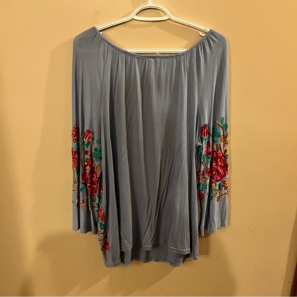 Bohemian Style Embroidered Shirt - Picture 5 of 6